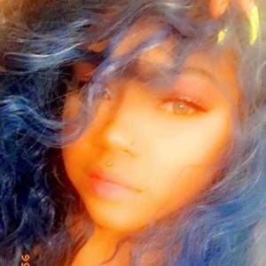 Meet your Posher, Elyse